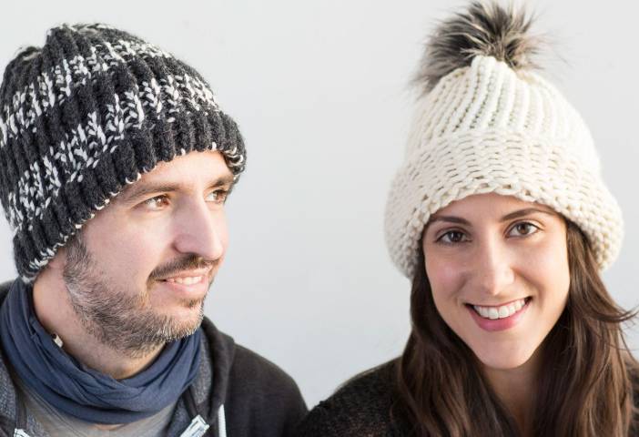 How to Finish a Hat on a Knitting Loom, Bulky Hats and Fine Hats
