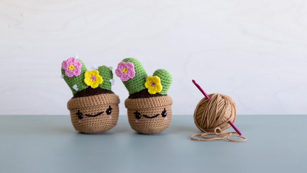Crochet an Amigurumi Potted Cactus by Vincent Green-Hite - Creativebug