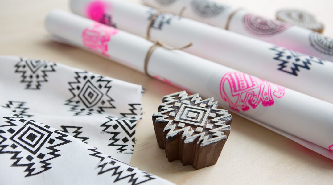 How to Use Ink Pads and Stamps by Courtney Cerruti - Creativebug