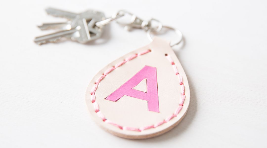 Cricut Crafts Monogrammed Leather Keychain By Amber Of Damask Love Creativebug