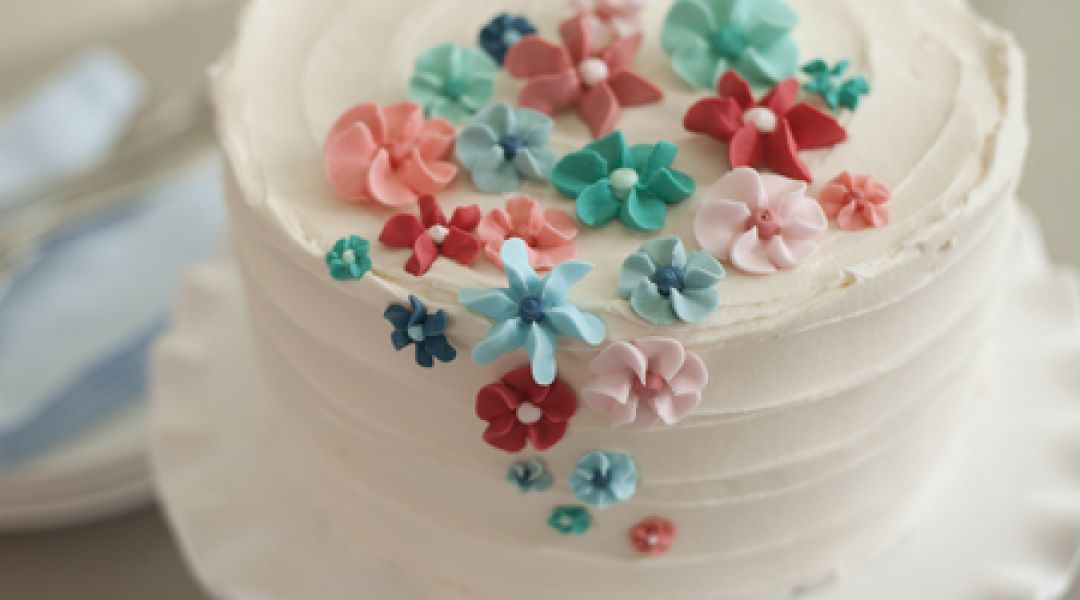 The Wilton Method Of Cake Decorating Easy Royal Icing